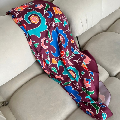 Платок с орнаментом